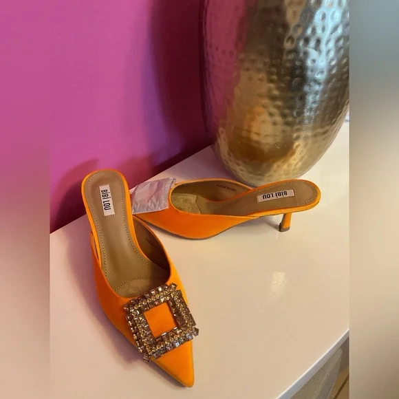 NWT- BIBI LOU Shoes - Picture 1 of 8